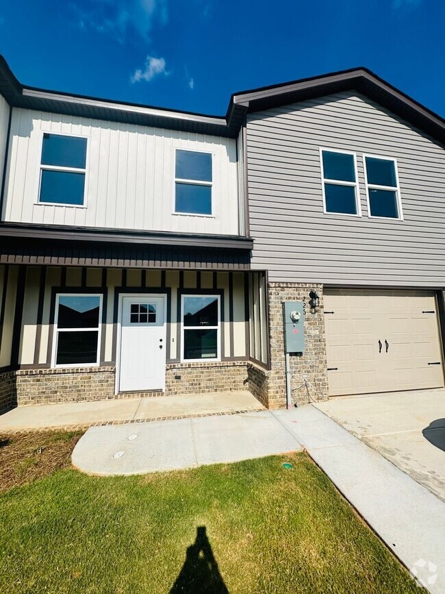 Building Photo - 226 Beau Claire Cir