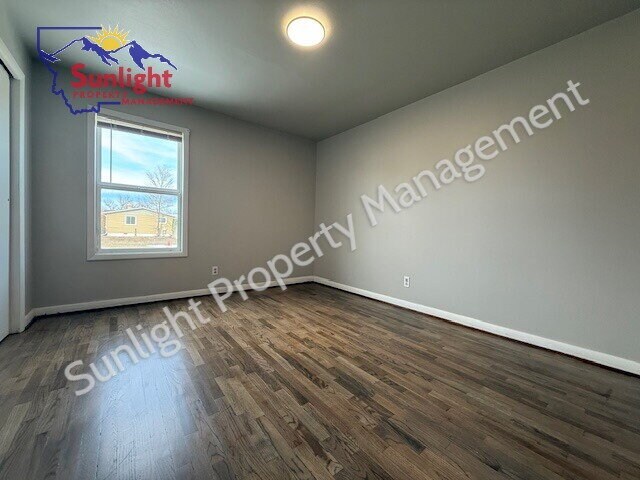 Foto del edificio - 2 Bed 1 Bath Apartment