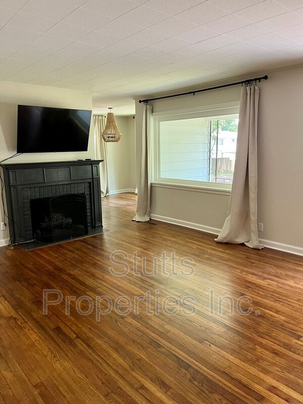 Foto del edificio - 1813 Tune Ave