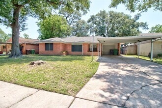 Building Photo - 1027 Stonecrest Dr