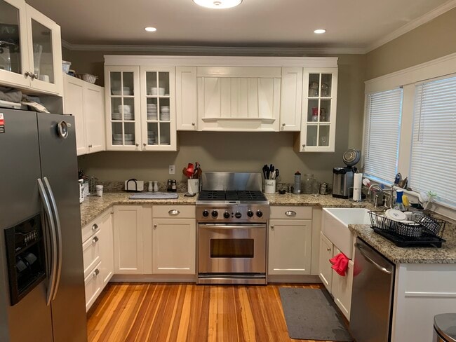 Building Photo - 115 Eastbourne Rd