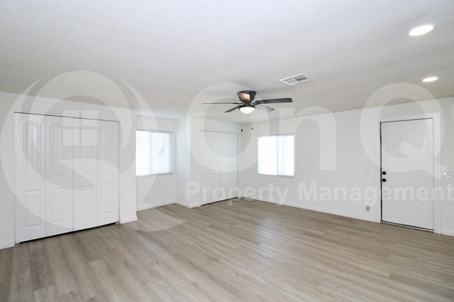 Building Photo - 6649 W Cypress St