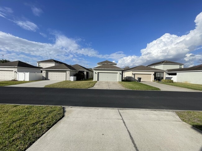 Foto del edificio - 1625 Acadia Harbor Pl