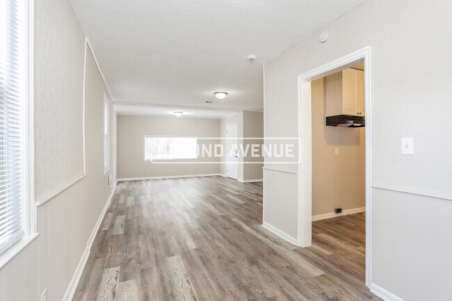 Building Photo - 445 W 65th ST