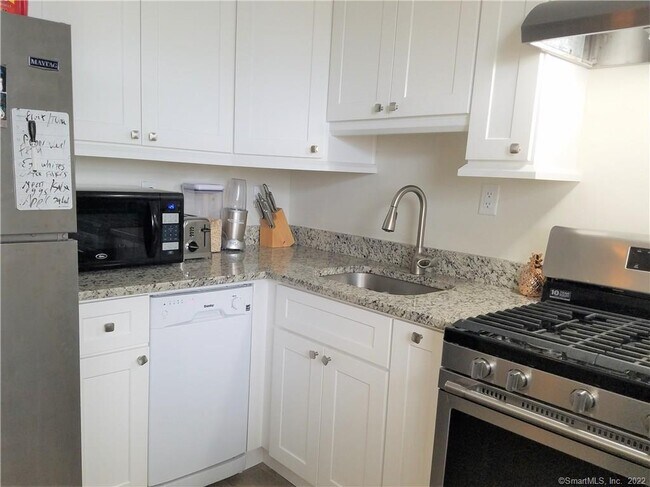 Foto del edificio - 444 Bedford St