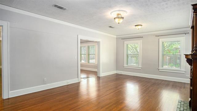 Foto del edificio - 2245 W Magnolia Ave