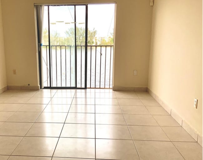 Photo - 9915 W Okeechobee Rd (Hialeah Gardens, FL) Apartment