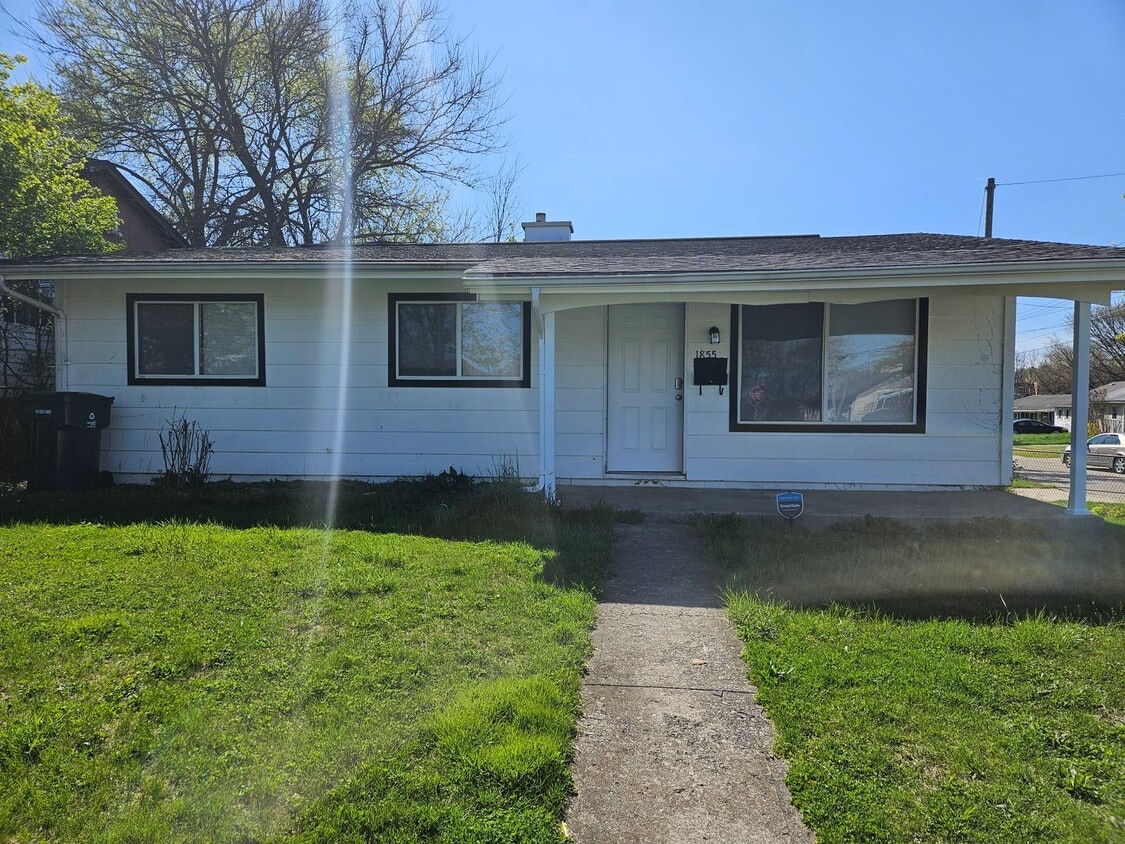 Primary Photo - 1855 First Ave. | $1500 | 3 Beds, 1.5 Bath