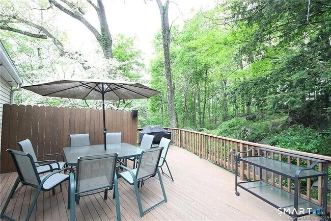 Foto del edificio - 1286 Long Ridge Rd