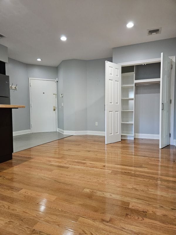 Building Photo - 93 Hempstead Ave