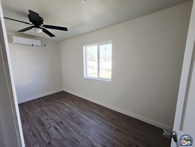 Building Photo - 809 Rose Ave