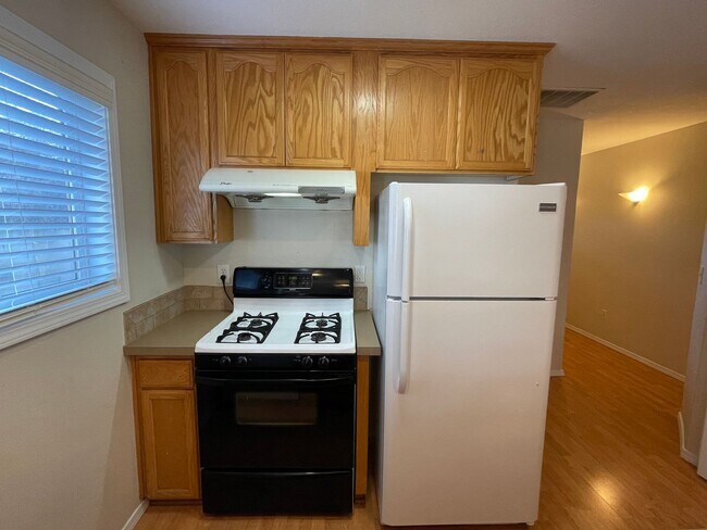 Building Photo - Charming three bedroom home near Kenton Park!