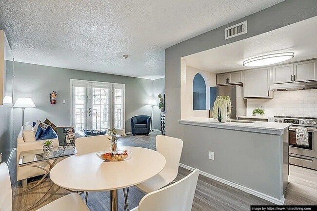 Foto del edificio - 2007 Springcrest Dr