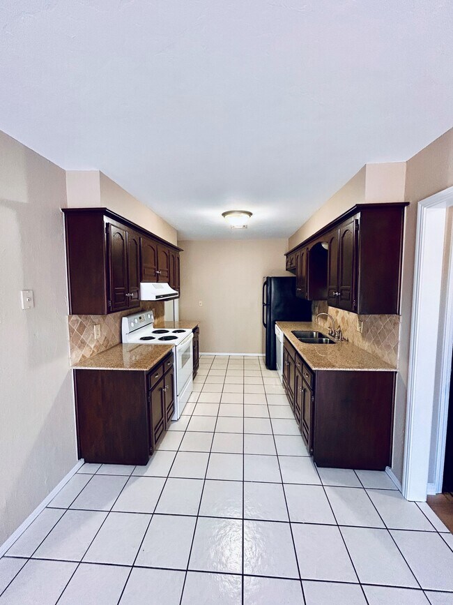 Foto del edificio - 530 Wild Wind Rd