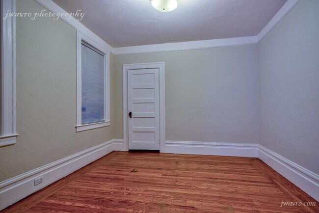 Building Photo - 242 5th Ave