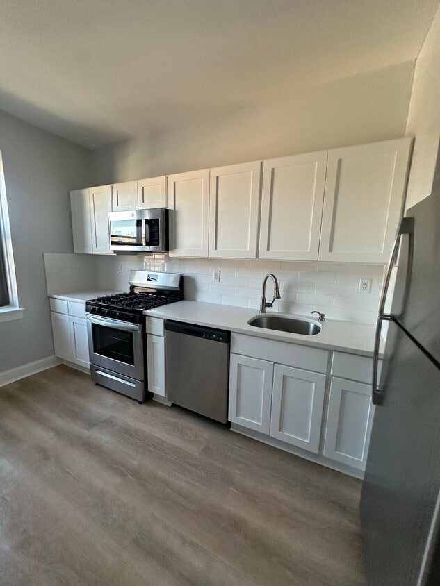 Primary Photo - Main Street Commons - Beautifully Renovate...