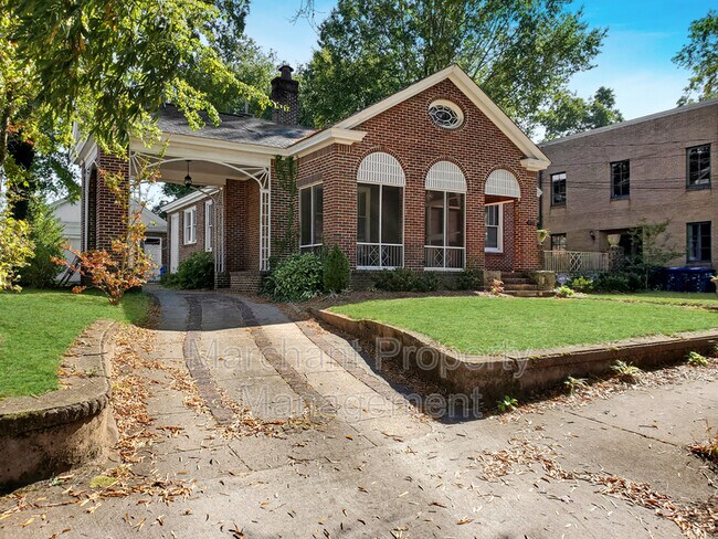 Foto del edificio - 318 Lloyd St