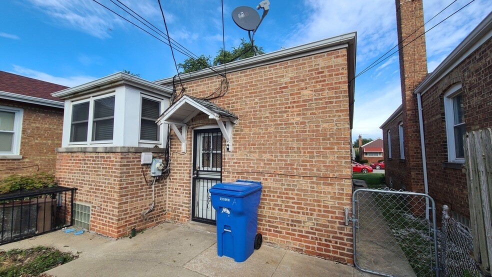 Foto del edificio - 8828 S Ridgeland Ave