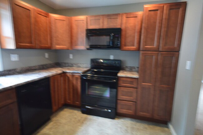 Building Photo - Rent  this AMAZING South East Side Recentl...