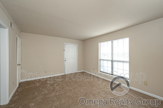 Building Photo - 1801 Carson Rd