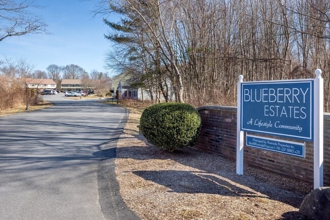 Building Photo - 4 Cicero Dr