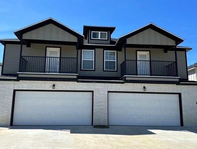 Photo - 1023 S Benchmark Ln Apartment