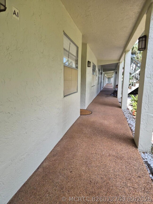 Building Photo - 1104 Bahama Bend