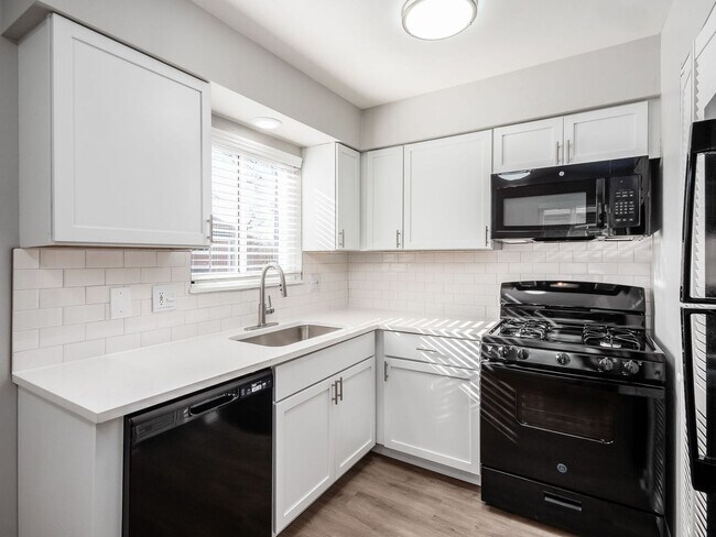 Foto del edificio - 620 Riverview Dr