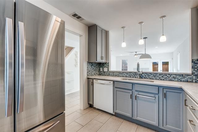 Foto del edificio - 6646 E Lovers Ln