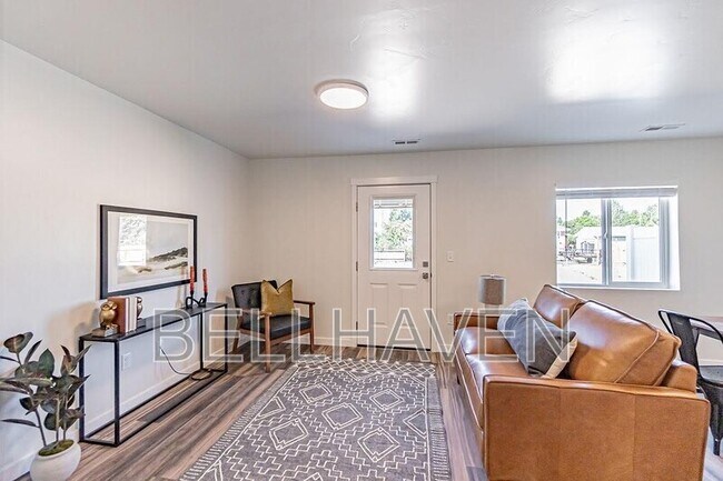 Foto del edificio - 868 Golden Bear Ln