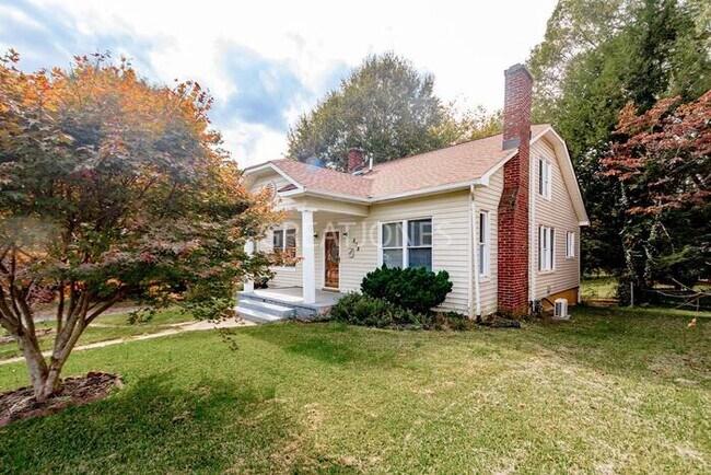 Foto del edificio - 808 3rd St SE