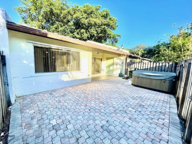 Foto del edificio - 6988 NW 30th Ave