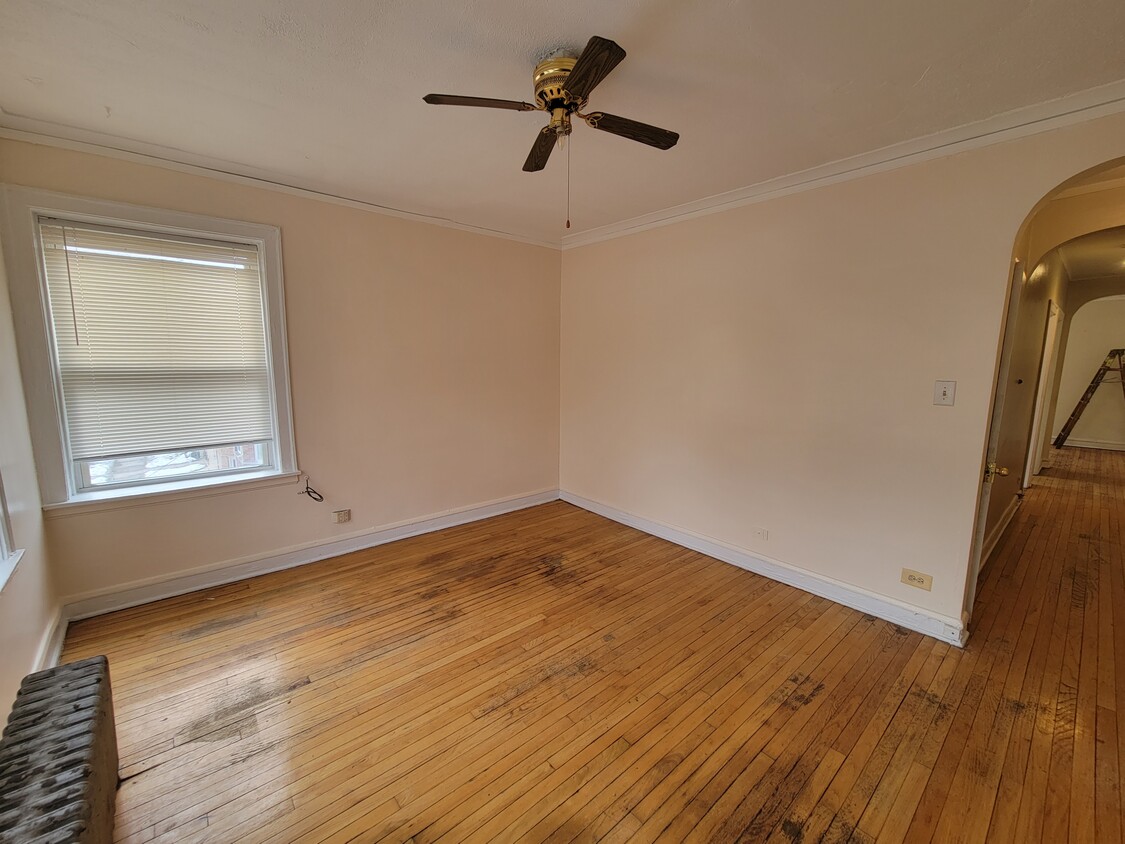 Primary Photo - 5952 N Artesian Ave