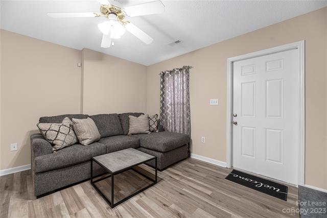 Foto del edificio - 118 Steam Engine Dr