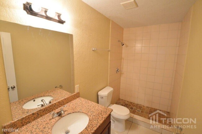 Foto del edificio - 1211 NW 63rd Ave