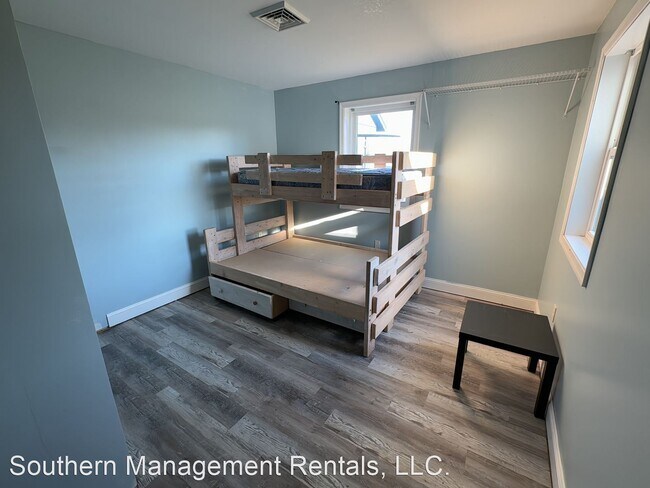 Foto del edificio - 4 br, 1 bath House - 14803 Mount Olivet Road