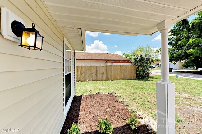 Building Photo - 1741 SW 84th Ave