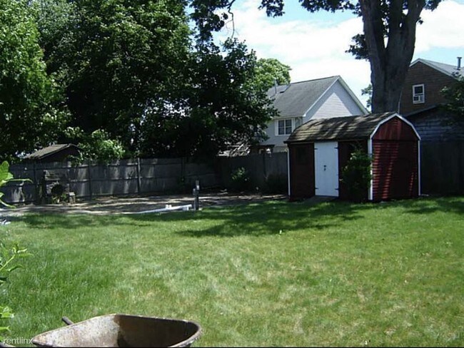 Foto del edificio - 3 br, 2 bath House - 108 Alden Ave