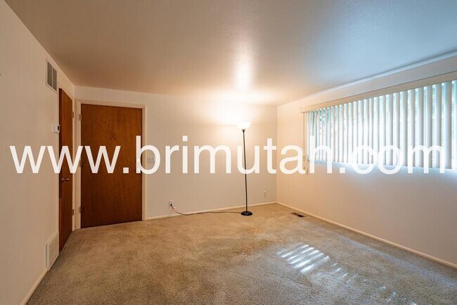 Photo - 952 Princeton Ave S Apartment
