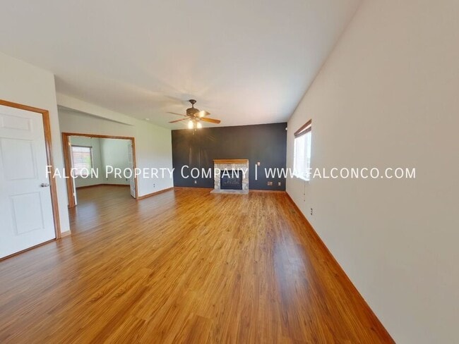 Building Photo - 7412 Waterside Dr
