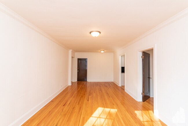 Foto del edificio - 6638 N Glenwood Ave