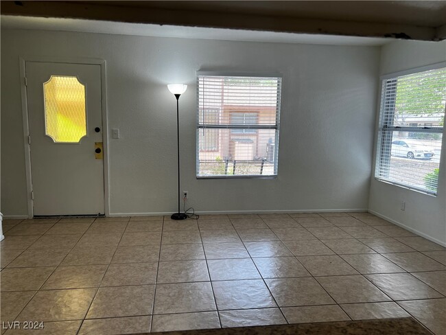 Foto del edificio - 1428 Lorilyn Ave