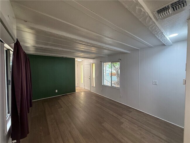 Foto del edificio - 2915 Thompson Ave