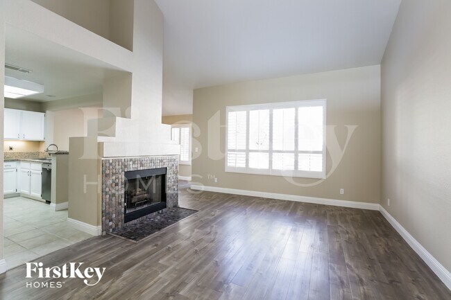 Foto del edificio - 9416 Sierra Summit Ave