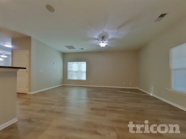 Building Photo - 209 Autumn Stroll Ct