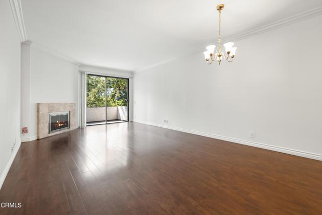 Foto del edificio - 3480 Barham Blvd