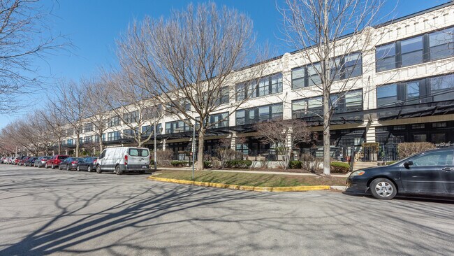 Foto del edificio - 1070 W 15th St