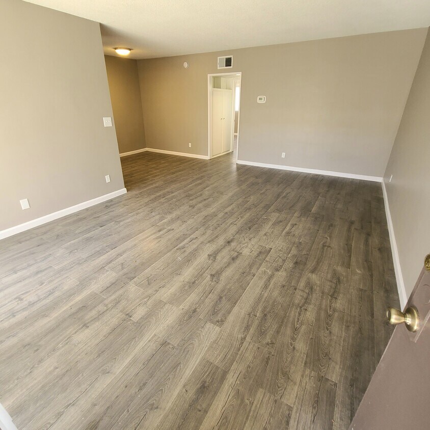 Primary Photo - 5035 Coldwater Canyon Ave