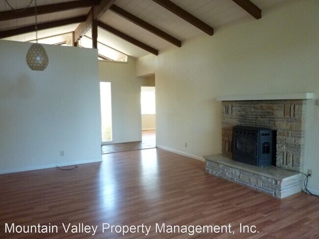 Building Photo - 3 br, 2 bath House - 17763 Jayhawk Dr