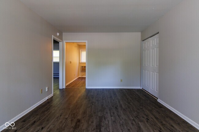 Building Photo - 5915 Devington Rd